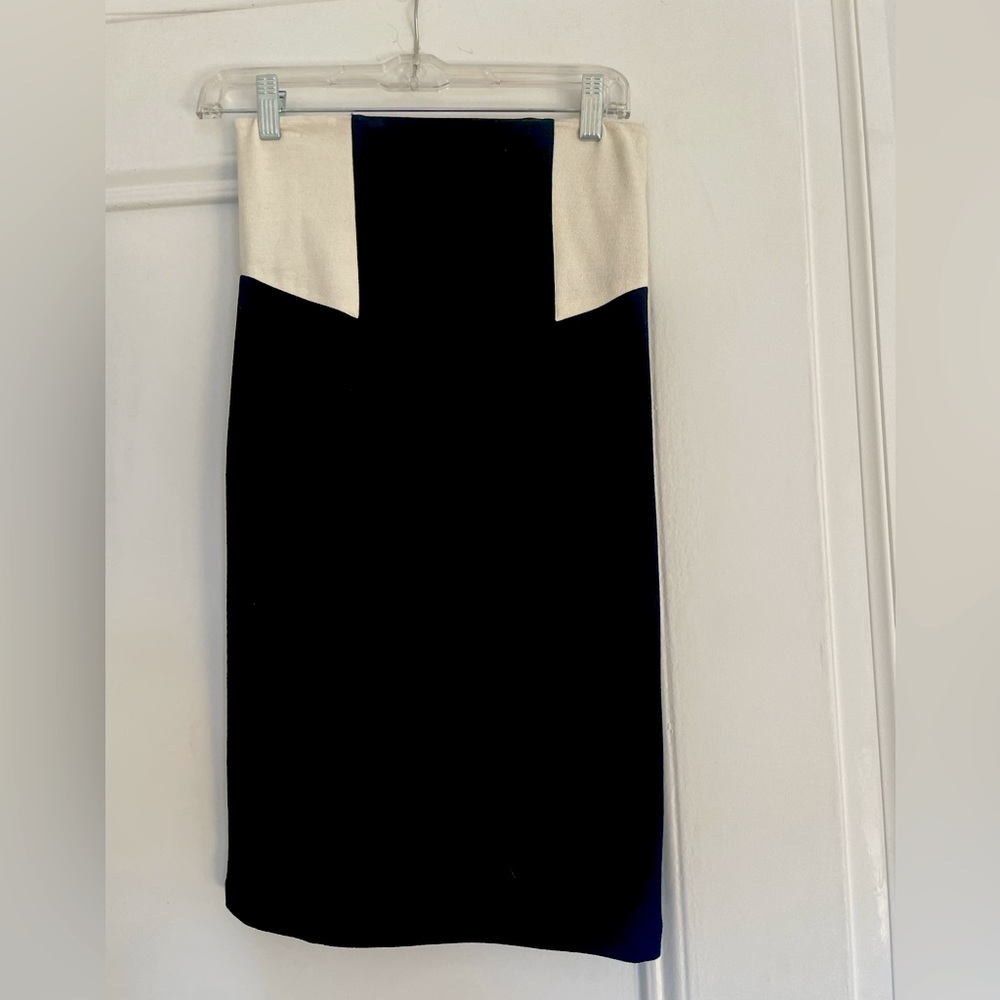 Alice and Olivia Midi Pencil Skirt in Black/Cream, Size 4